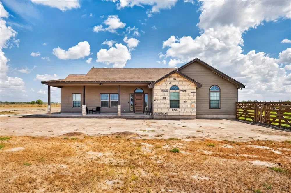 6456 FM 624 Robstown, TX 78380
