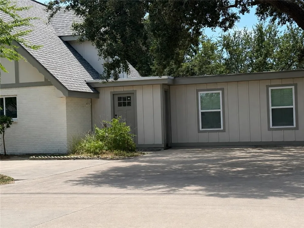 305 Caribbean Drive Corpus Christi, TX 78418