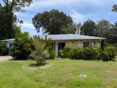 20 WOODBURY DRIVE
