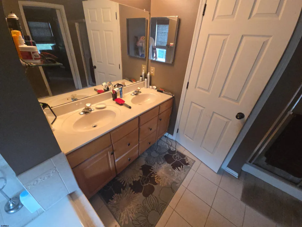 102 Charleston Circle Mays Landing, NJ 08330