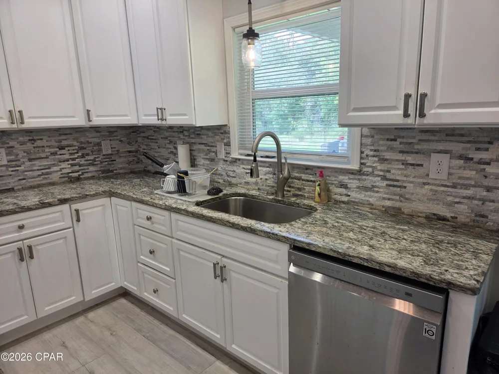 3445 Cardinal Place Chipley, FL 32428