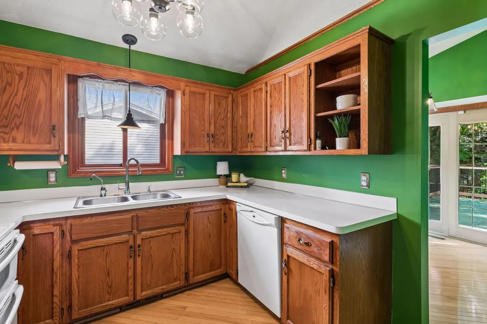 13225 Court Place Burnsville, MN 55337
