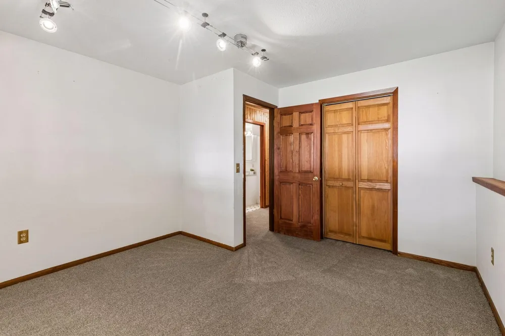 13225 Court Place Burnsville, MN 55337