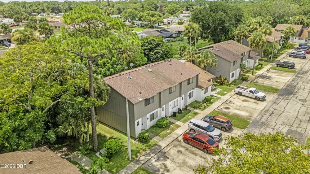 190 W Sandalwood Court Daytona Beach, FL 32119