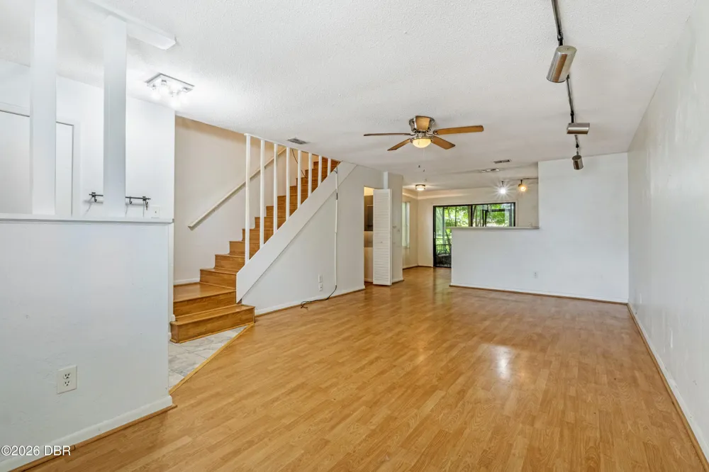 190 W Sandalwood Court Daytona Beach, FL 32119