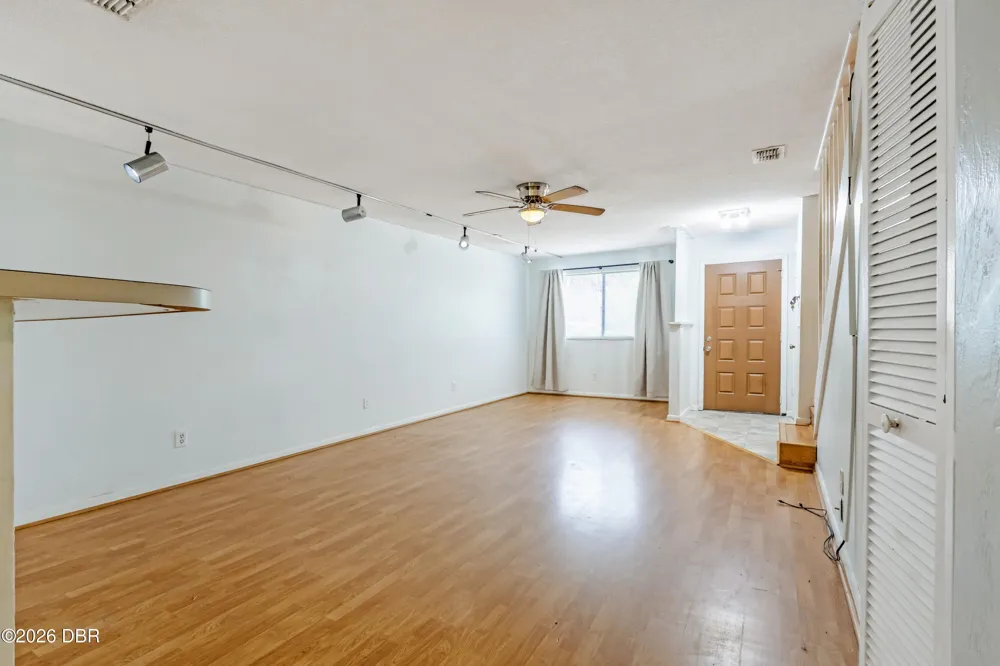 190 W Sandalwood Court Daytona Beach, FL 32119