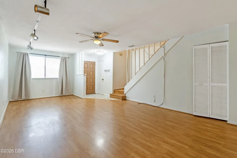 190 W Sandalwood Court Daytona Beach, FL 32119