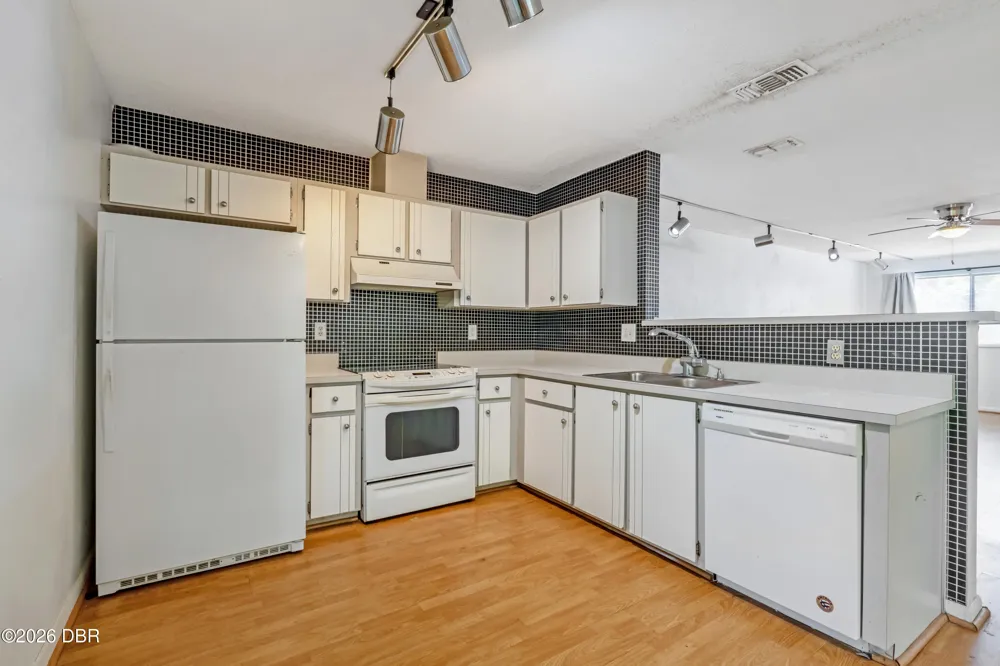 190 W Sandalwood Court Daytona Beach, FL 32119