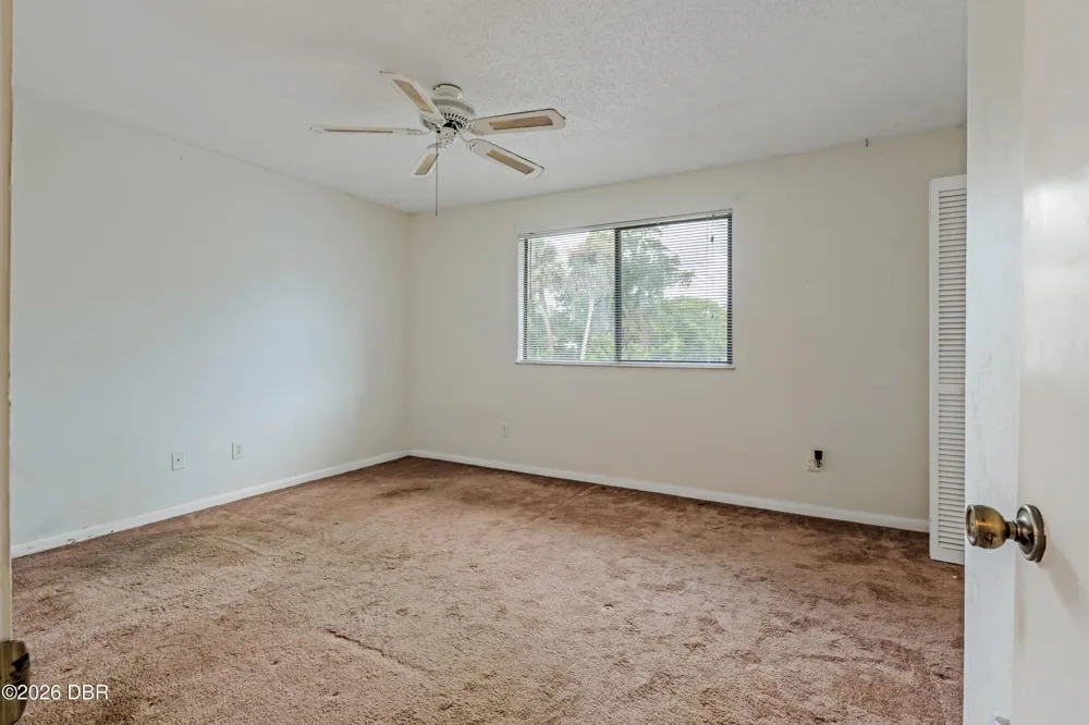190 W Sandalwood Court Daytona Beach, FL 32119