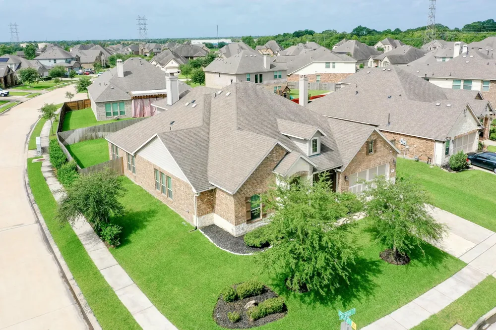13502 Sorghum Drive Rosharon, TX 77583
