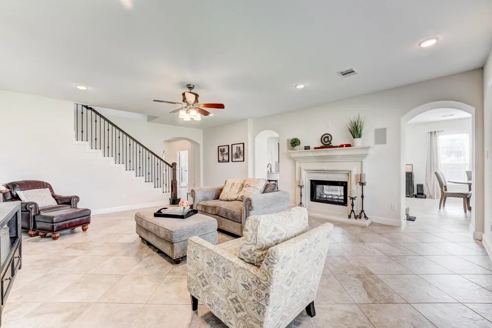 13502 Sorghum Drive Rosharon, TX 77583