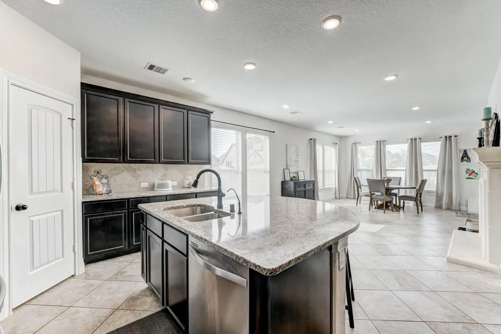 13502 Sorghum Drive Rosharon, TX 77583