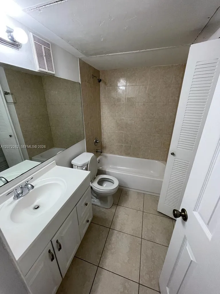 17515 NW 67th Ct #E-22 Hialeah, FL 33015