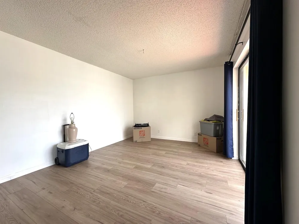 17 LAKE ARBOR DRIVE Palm Springs, FL 33461