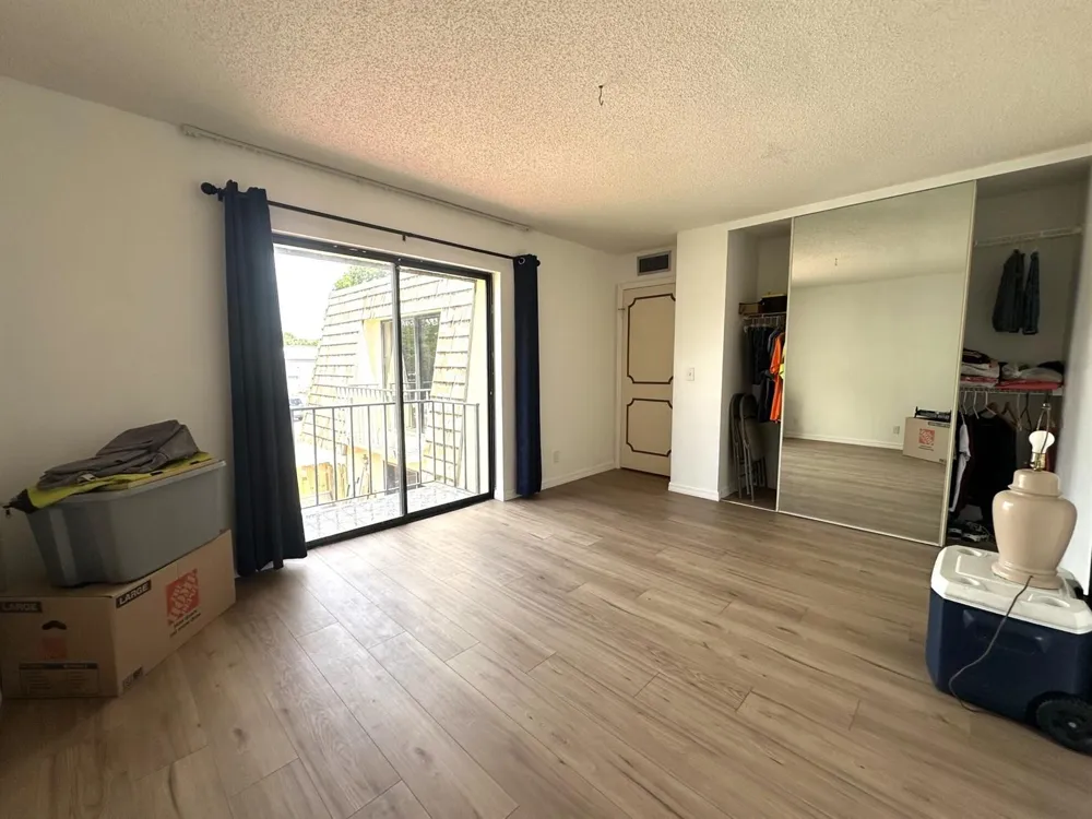 17 LAKE ARBOR DRIVE Palm Springs, FL 33461