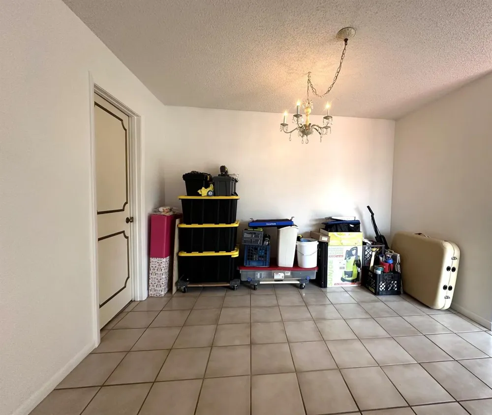 17 LAKE ARBOR DRIVE Palm Springs, FL 33461