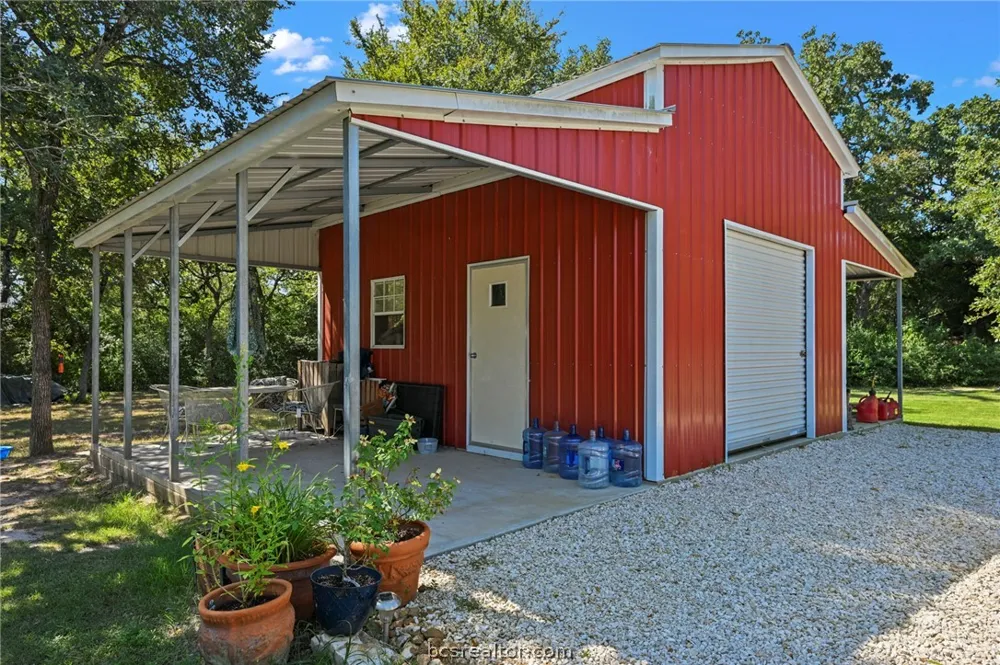 12778 John Rice Drive Iola, TX 77861