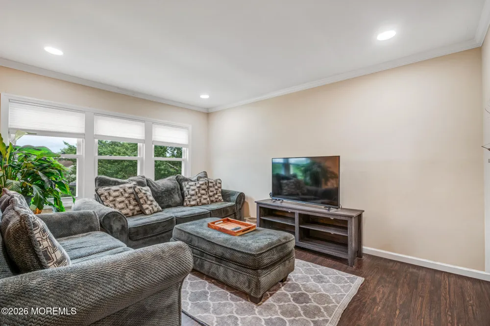 43 Tiller Drive Barnegat, NJ 08005