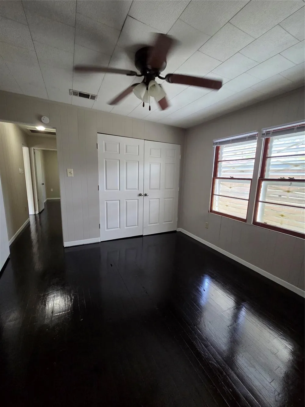 122 S Willow Street Texas City, TX 77591