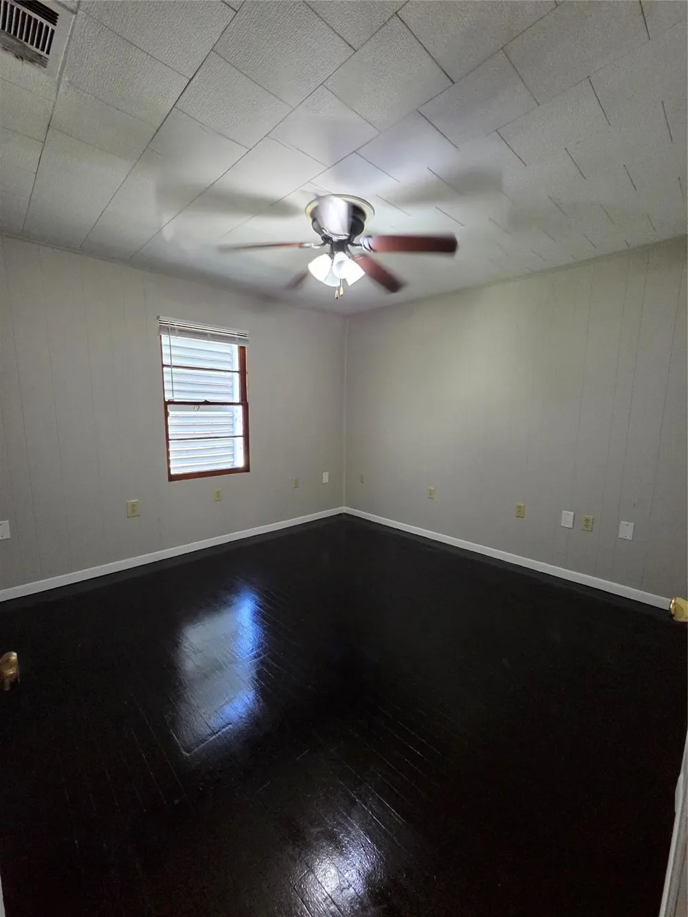 122 S Willow Street Texas City, TX 77591