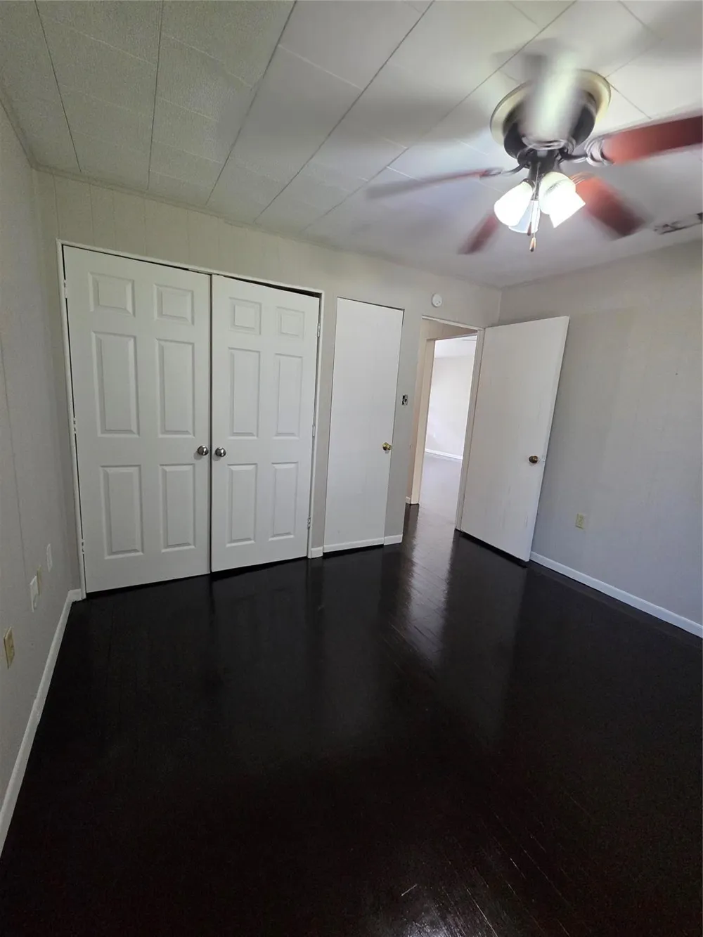 122 S Willow Street Texas City, TX 77591