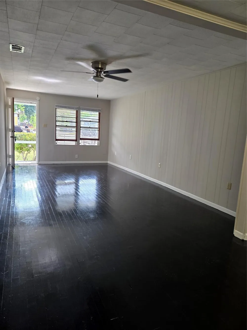 122 S Willow Street Texas City, TX 77591