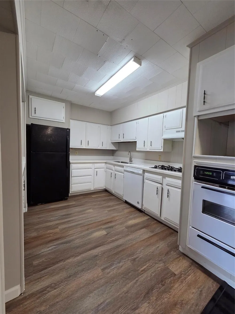 122 S Willow Street Texas City, TX 77591