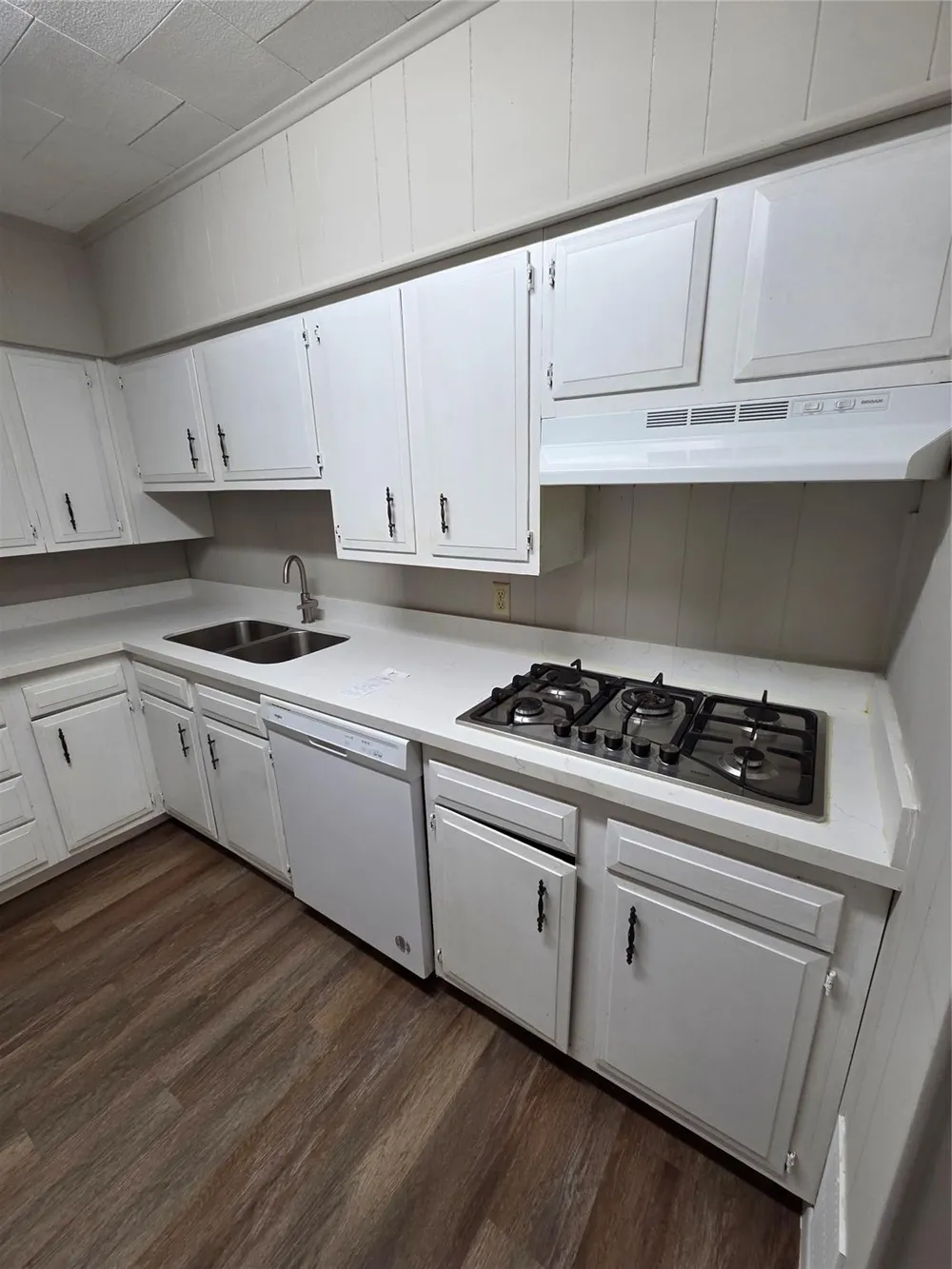 122 S Willow Street Texas City, TX 77591
