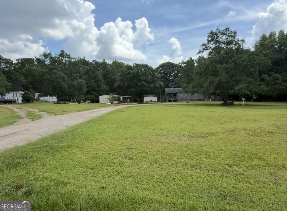 233 207 Baughs Cross RD West Point, GA 31833