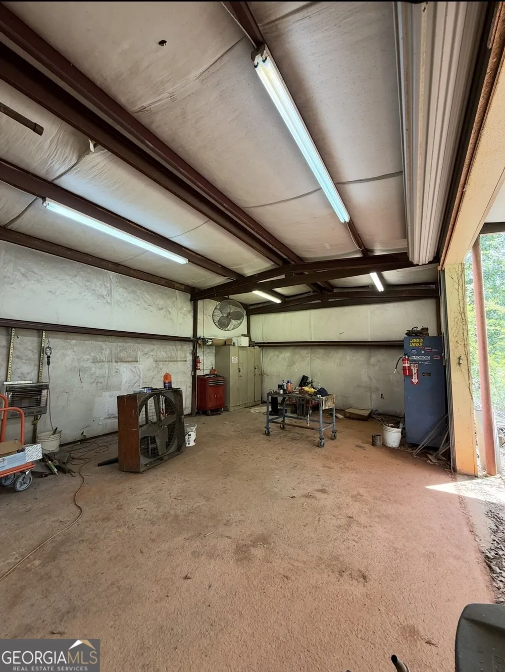 233 207 Baughs Cross RD West Point, GA 31833