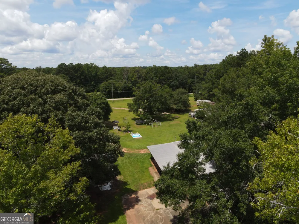 233 207 Baughs Cross RD West Point, GA 31833