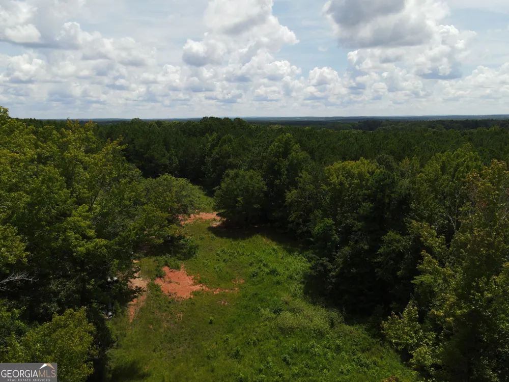 233 207 Baughs Cross RD West Point, GA 31833