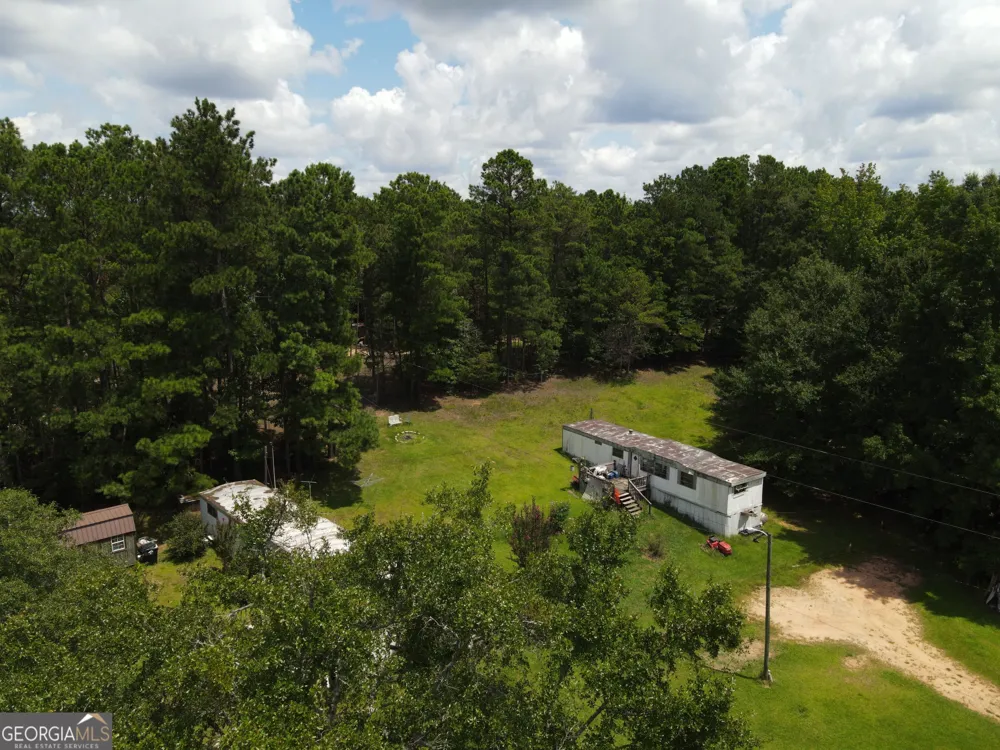 233 207 Baughs Cross RD West Point, GA 31833