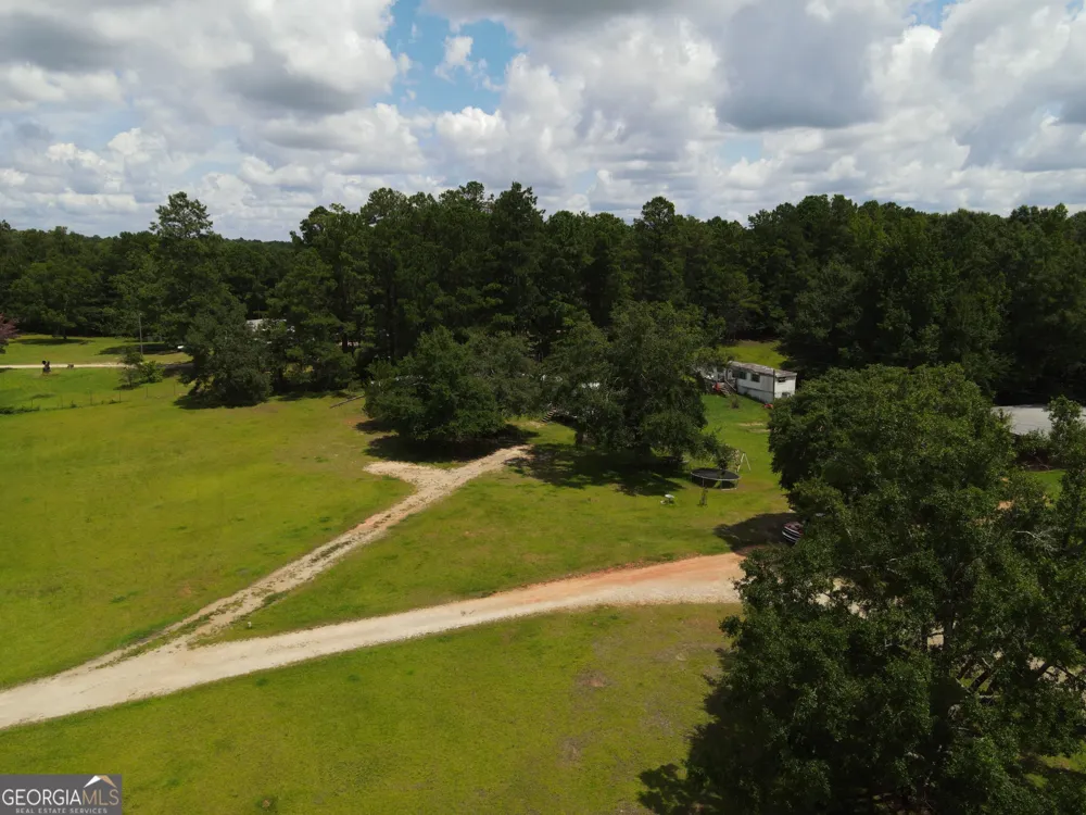 233 207 Baughs Cross RD West Point, GA 31833