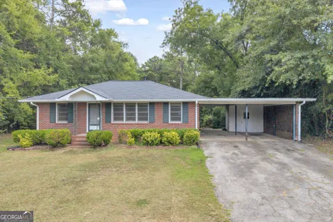 1226 Country Club RD