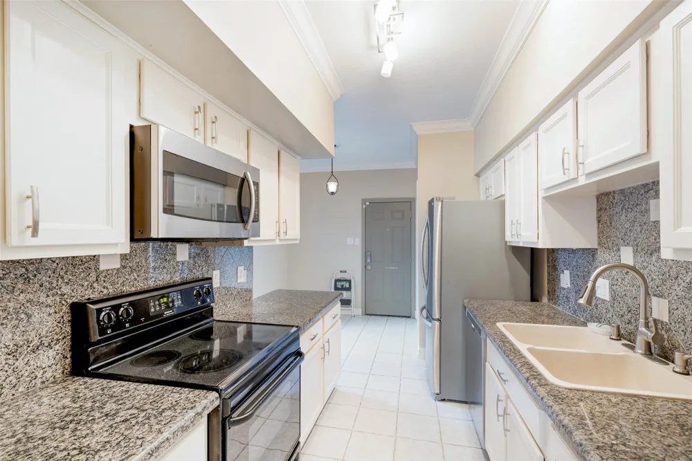 9400 Doliver Drive #59 Houston, TX 77063