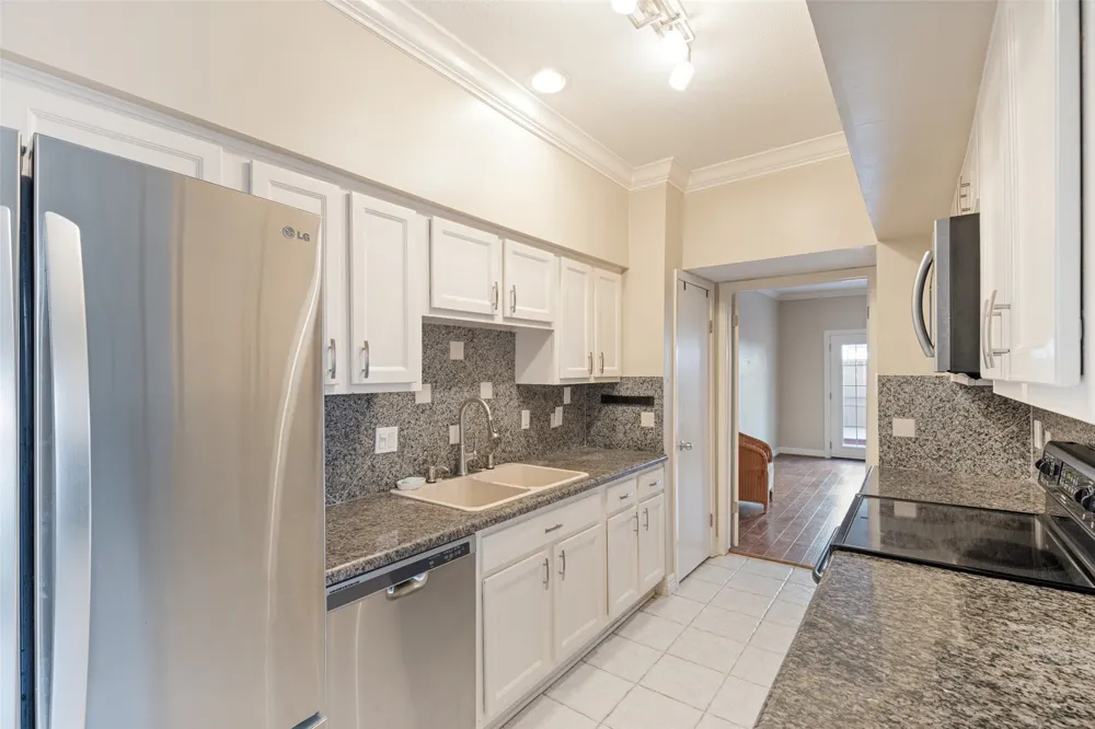 9400 Doliver Drive #59 Houston, TX 77063