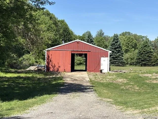 6080 Cedar Lake Road Putnam Township, MI 48169