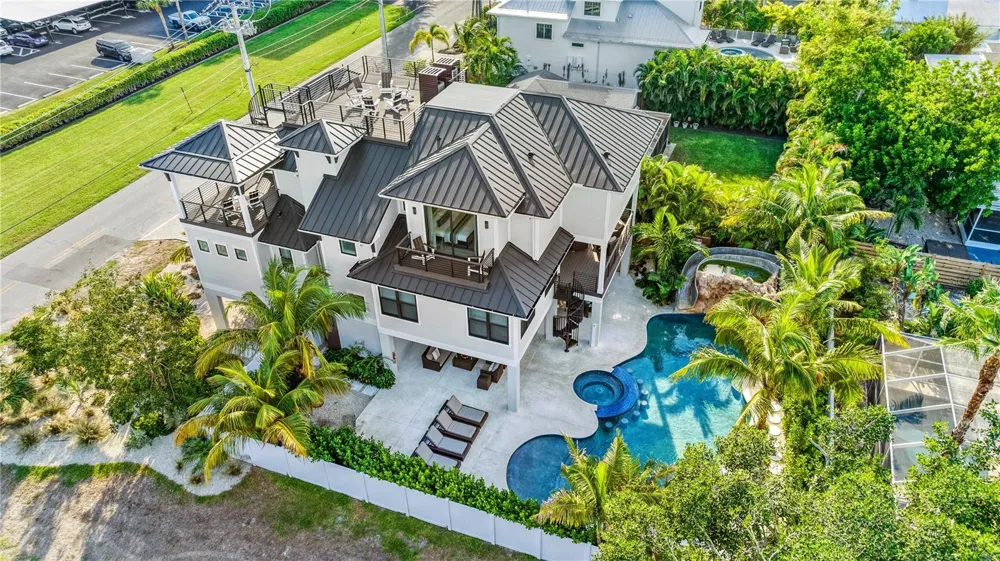 171 MCKINLEY DRIVE Sarasota, FL 34236