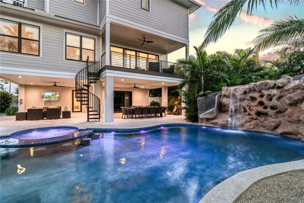 171 MCKINLEY DRIVE Sarasota, FL 34236