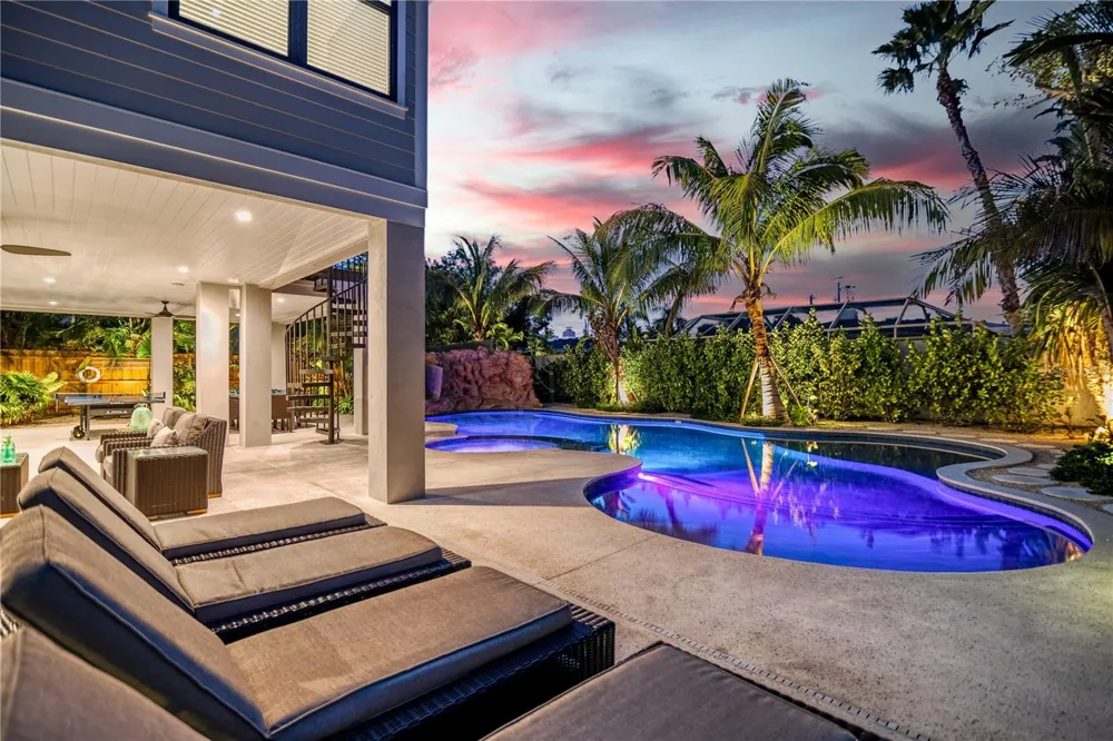 171 MCKINLEY DRIVE Sarasota, FL 34236