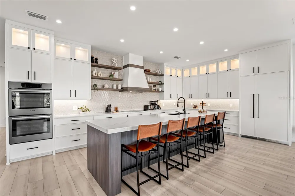 171 MCKINLEY DRIVE Sarasota, FL 34236