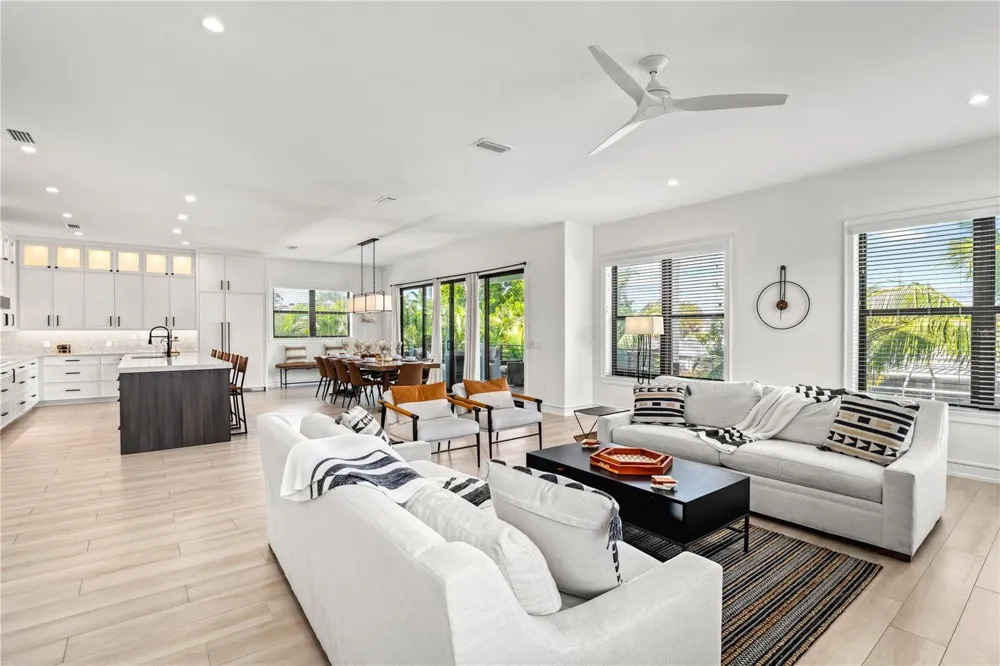 171 MCKINLEY DRIVE Sarasota, FL 34236