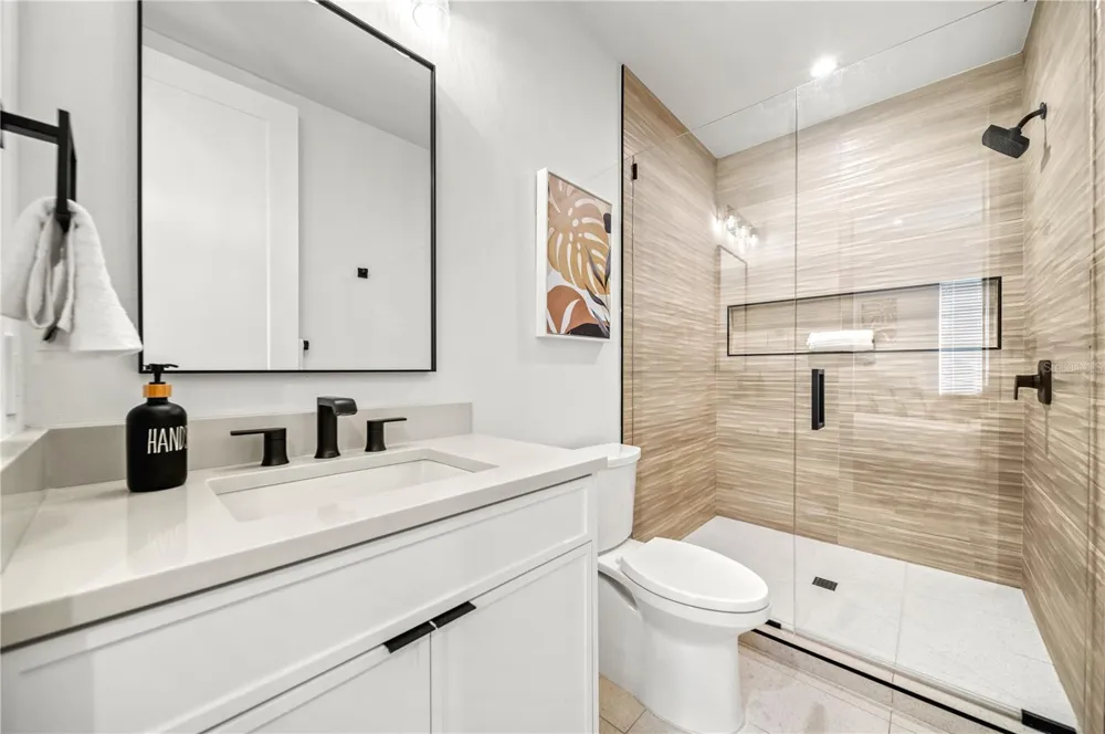 171 MCKINLEY DRIVE Sarasota, FL 34236