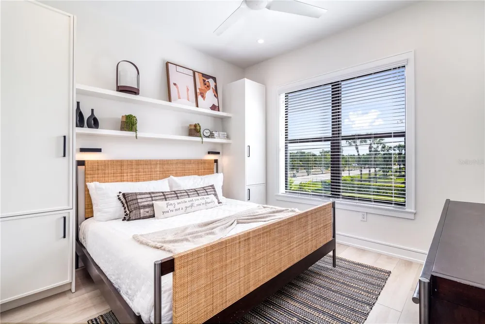 171 MCKINLEY DRIVE Sarasota, FL 34236