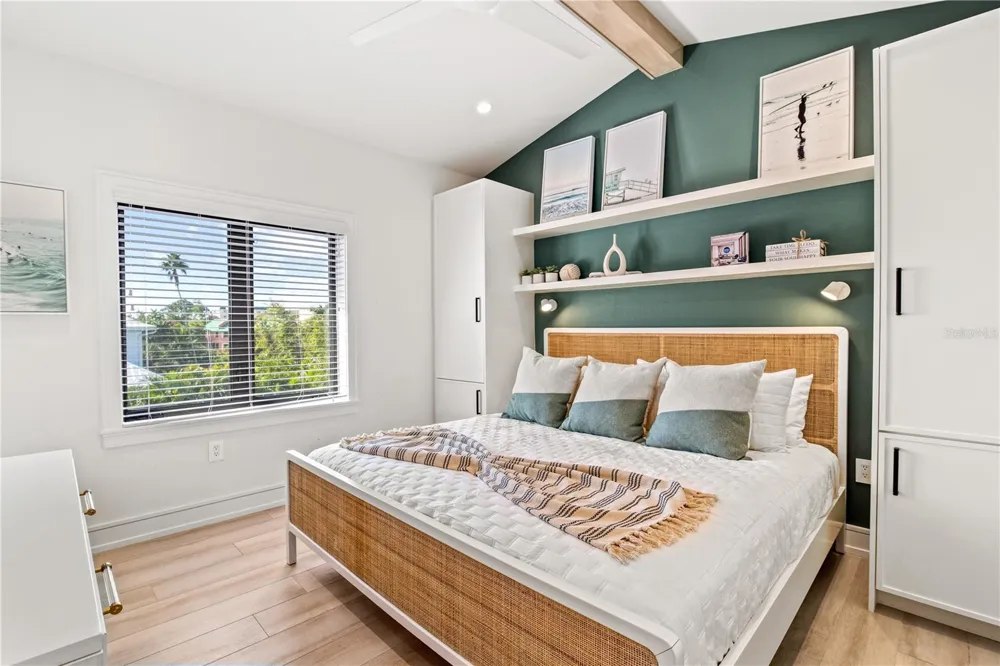 171 MCKINLEY DRIVE Sarasota, FL 34236