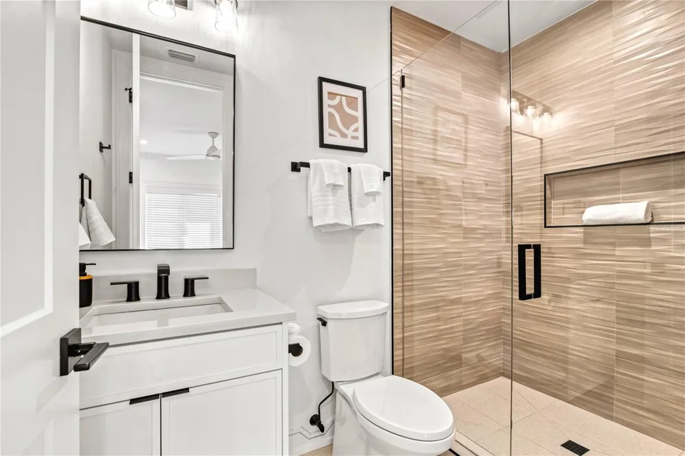 171 MCKINLEY DRIVE Sarasota, FL 34236