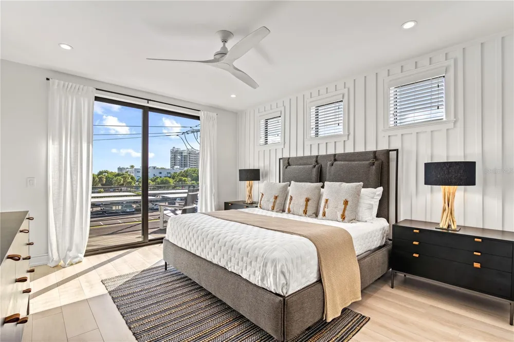 171 MCKINLEY DRIVE Sarasota, FL 34236