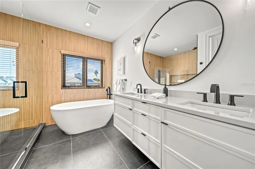 171 MCKINLEY DRIVE Sarasota, FL 34236