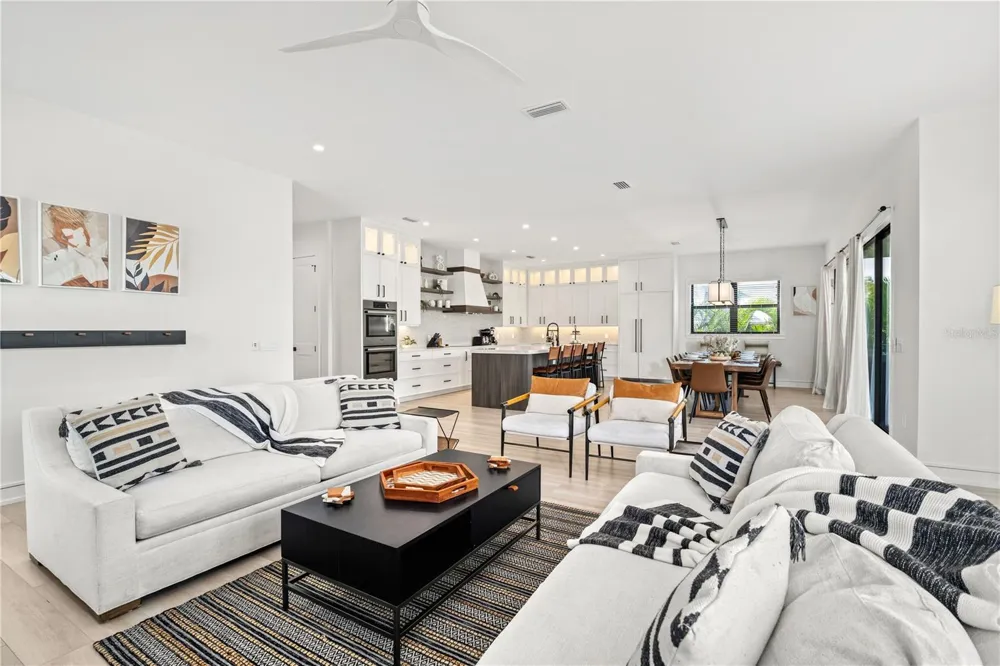 171 MCKINLEY DRIVE Sarasota, FL 34236